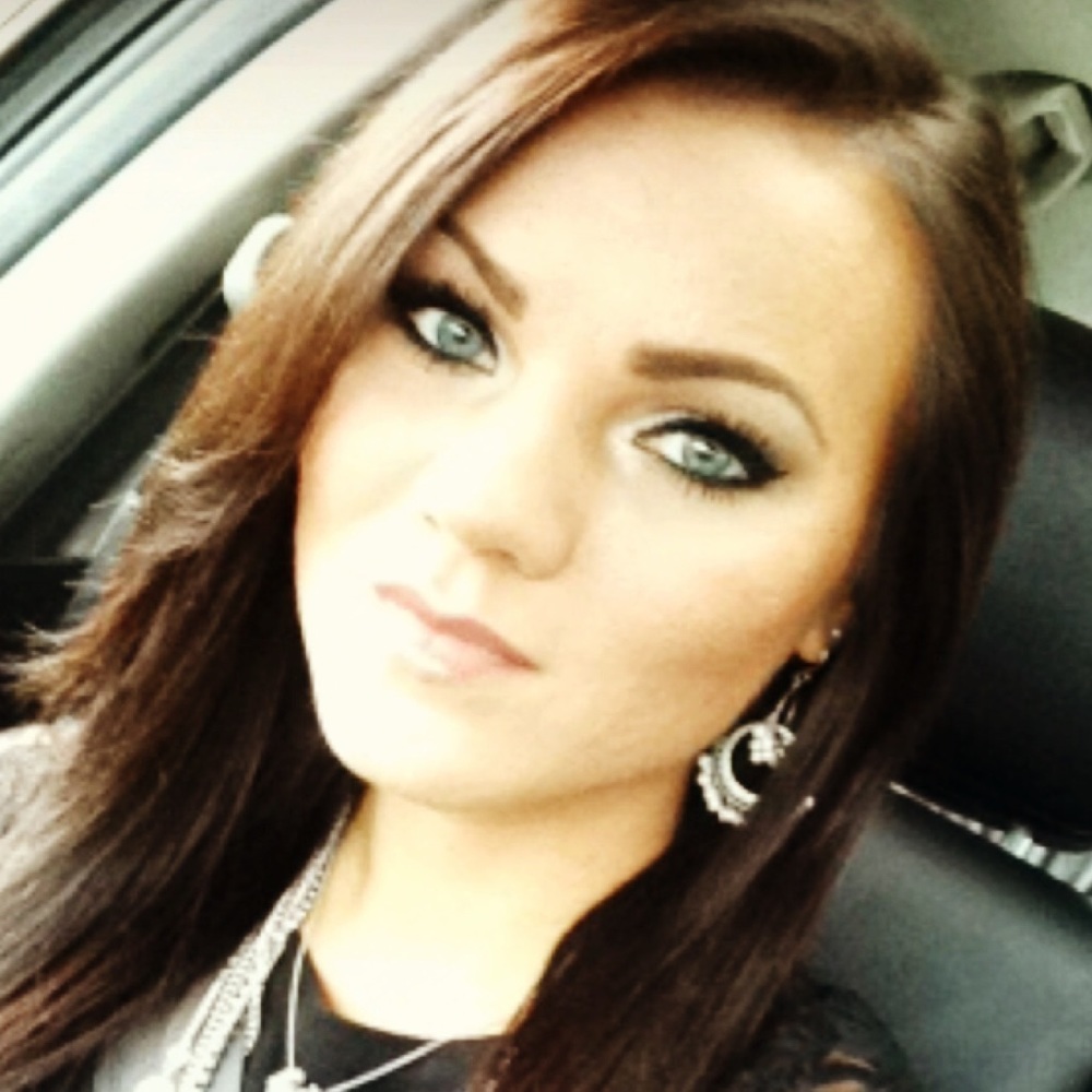 Meet your Posher, Celina